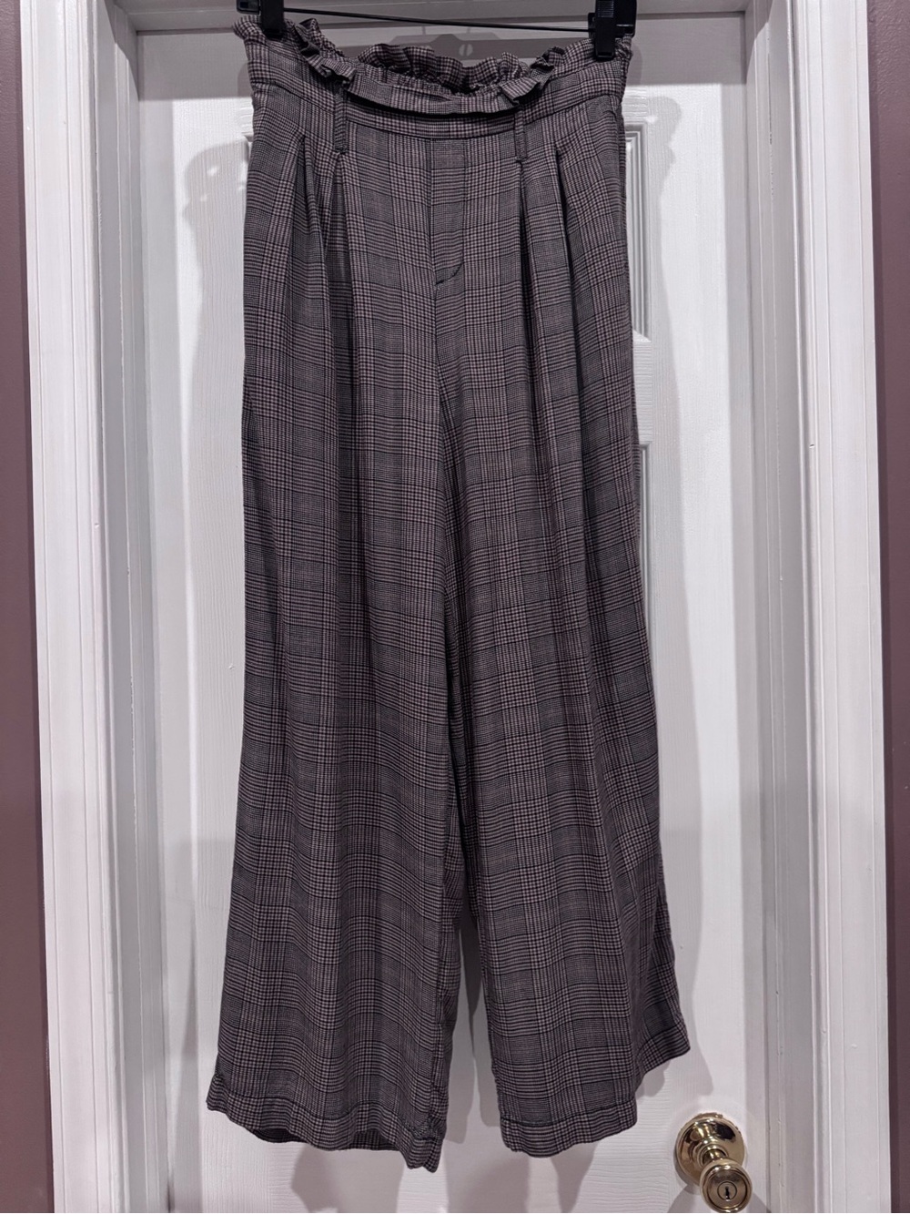 American Eagle Outfitters Grey Plaid Wide-Leg Pants
